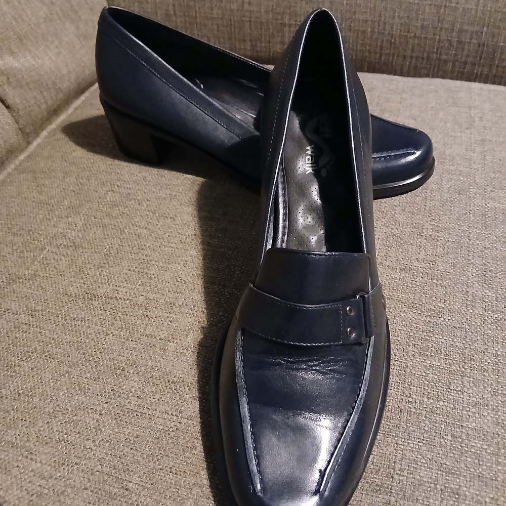 Women's Navy Loafers. Brazil, Size 8.5